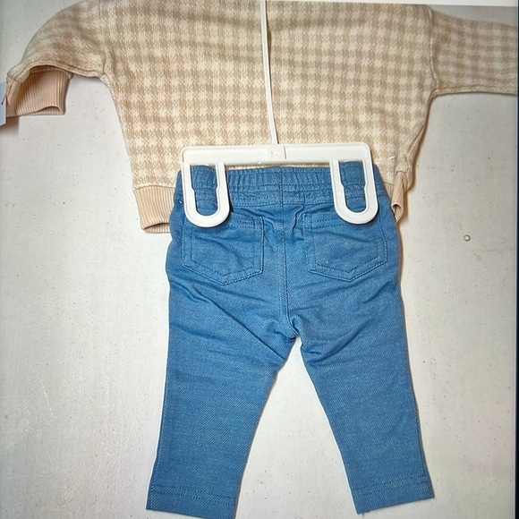 New Baby Gingham Sweater and Pants Set - Picture 6 of 12